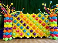 balloon-wall-colourful