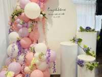 sailboard-with-balloon-garland