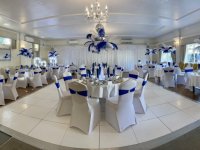 royal-blue-panoramic-room
